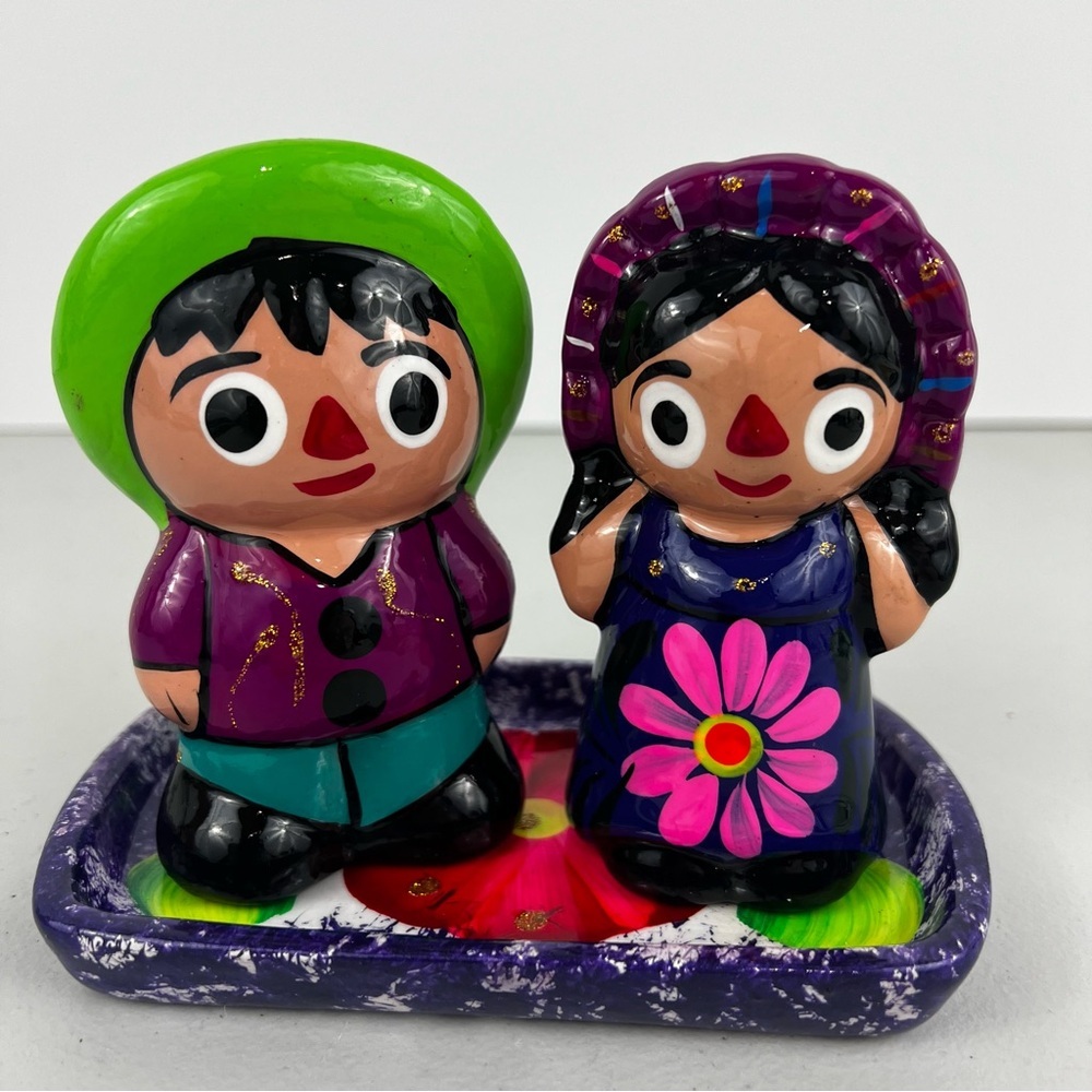 Mexican Hand Painted Folk Art Salt & Pepper Shaker w/ Tray